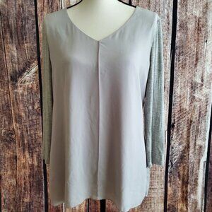 Chic! Lysse Size Medium Gray V-neck Blouse